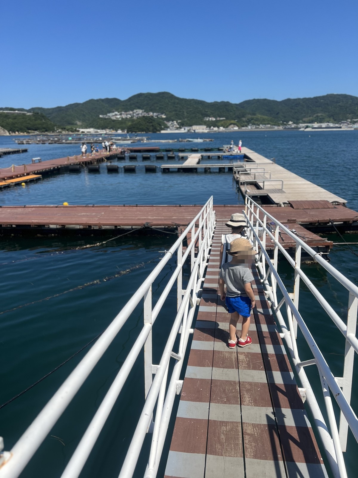 海に張り出した桟橋