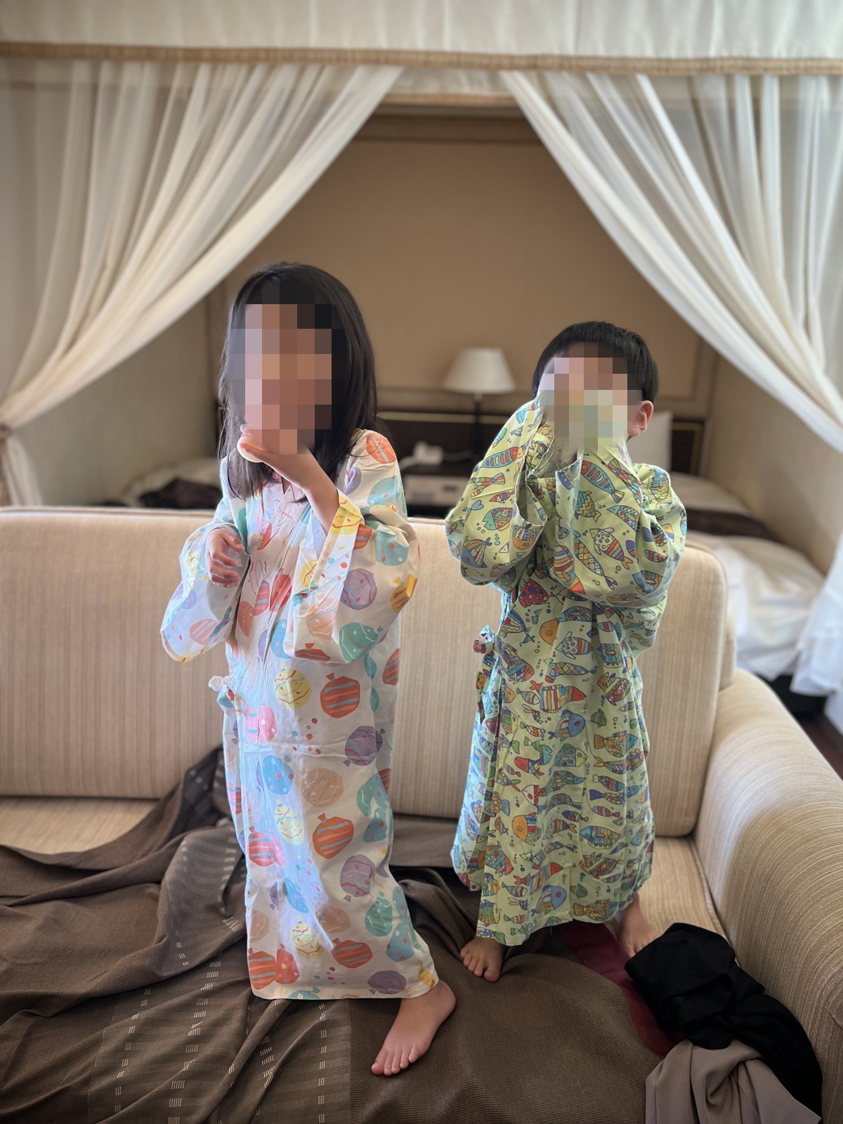 浴衣を着た子どもたち