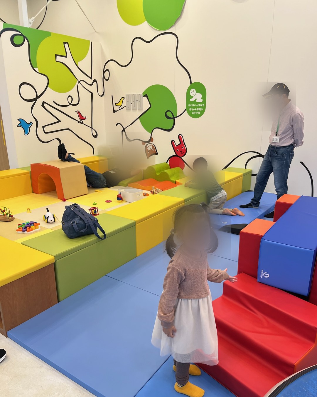 赤ちゃん専用のあそび場の掲示