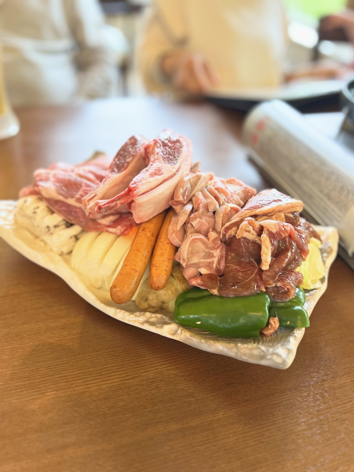 大皿に盛られた料理