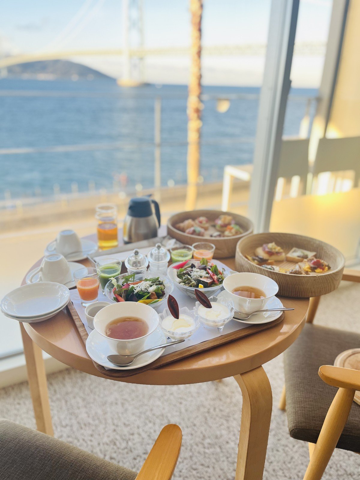 部屋に運ばれた朝食