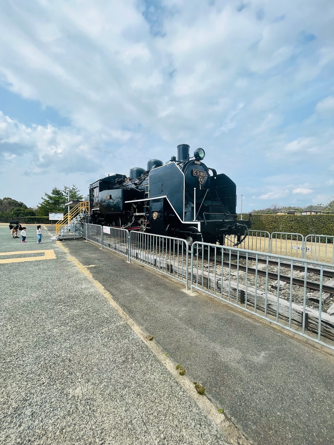 展示されている蒸気機関車C11 180
