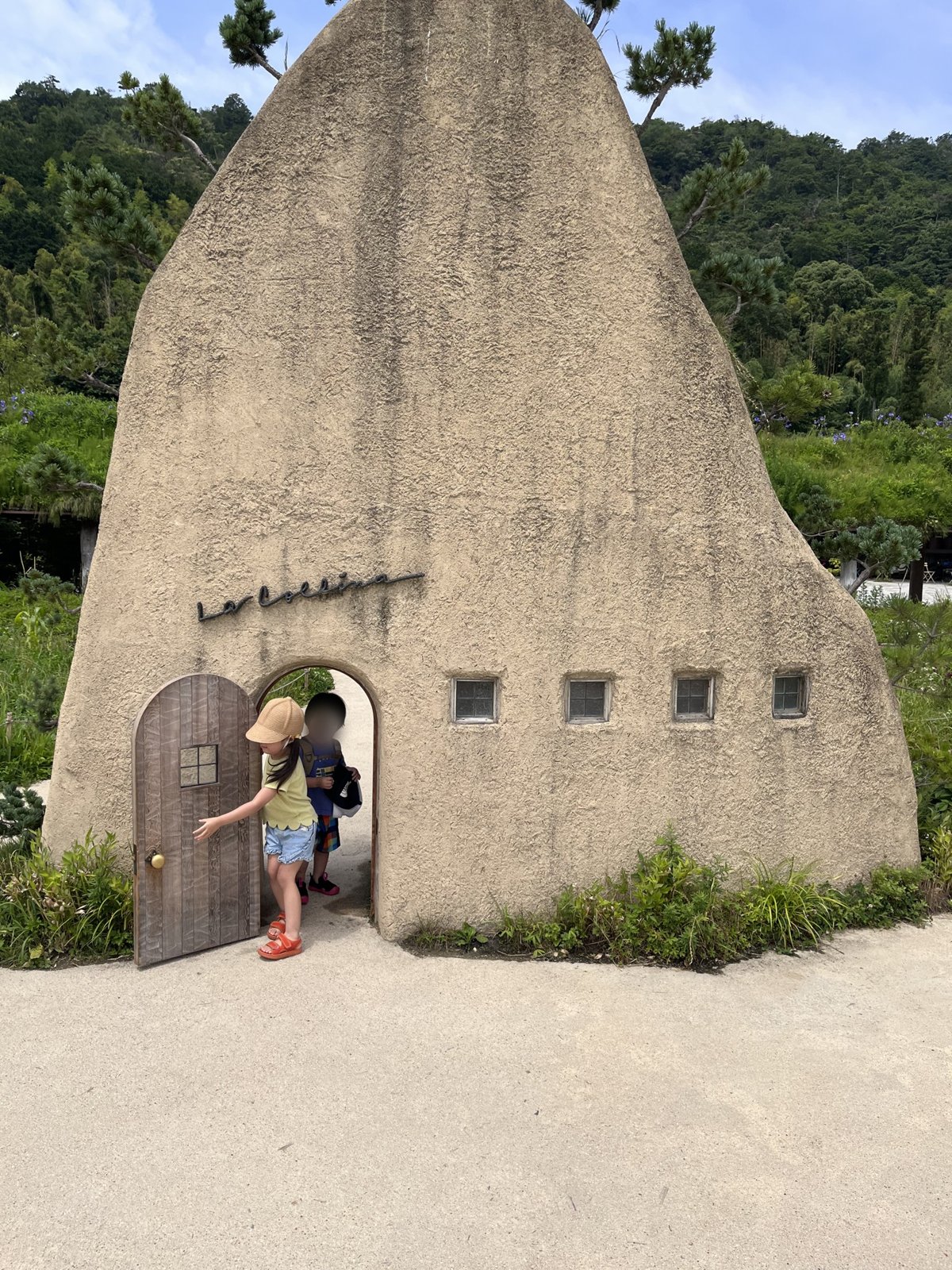 ラ コリーナ近江八幡は子連れで楽しい?小さなドアをくぐって、焼き立てバームクーヘンと工房見学