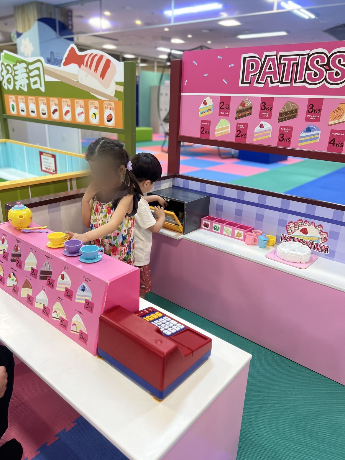 パティスリーのごっこ遊びのコーナー
