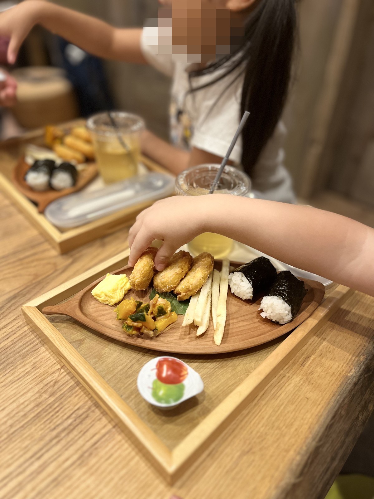 キッズプレートとドリンク
