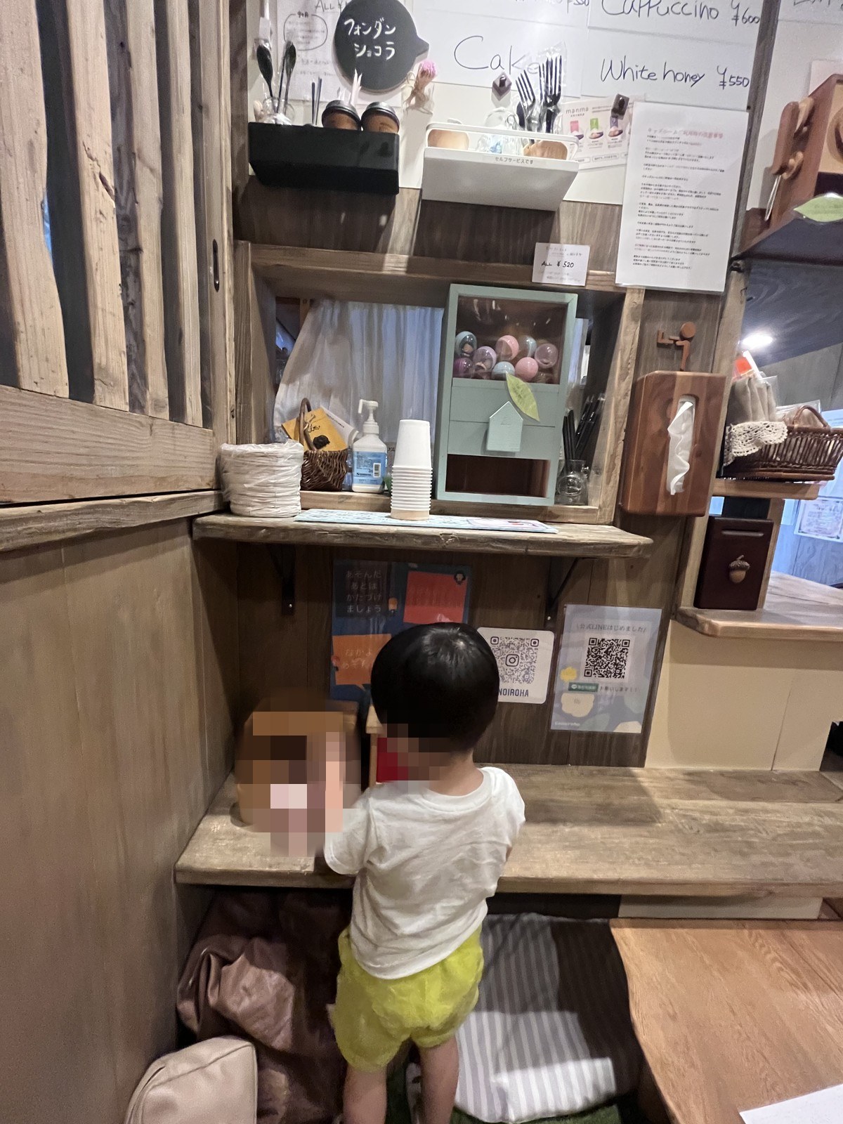 おままごとのキッチンとおもちゃ