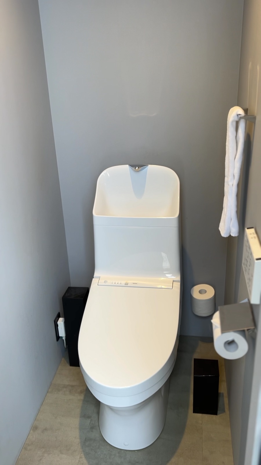 ウォシュレット付きの客室のトイレ