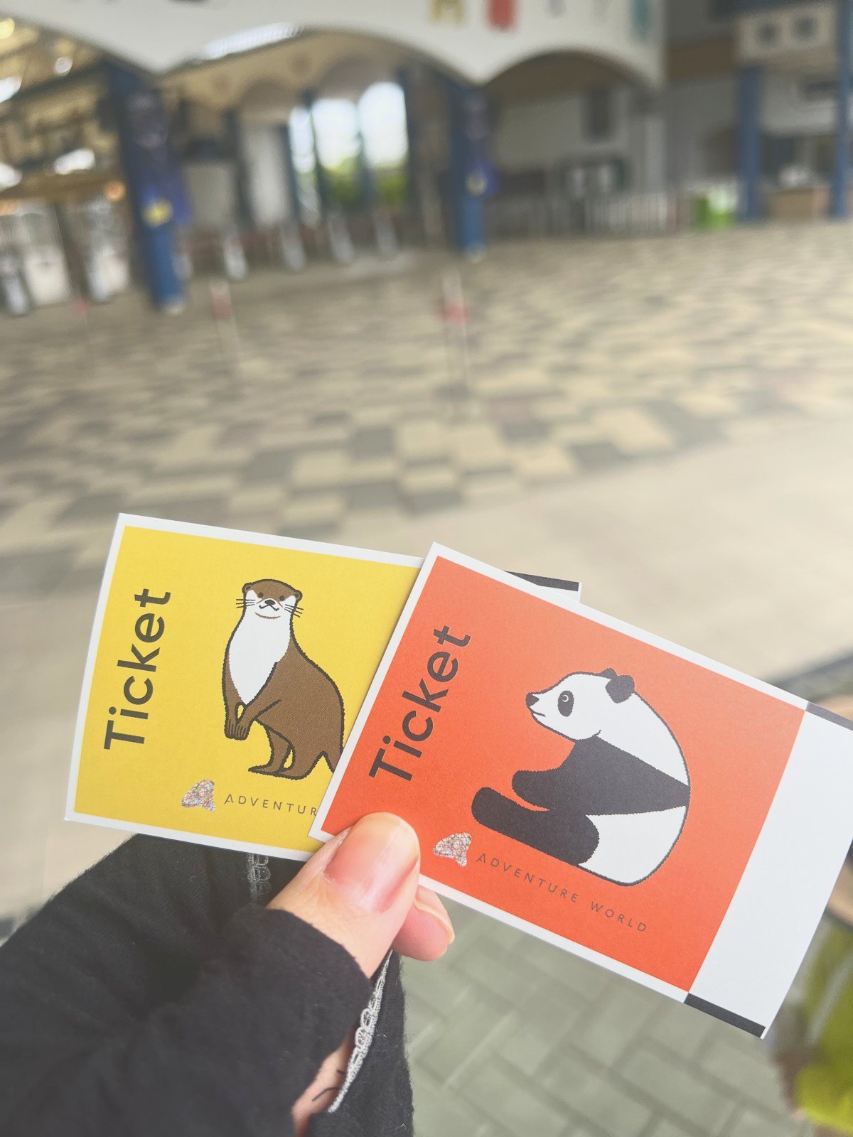 パンダとカワウソが描かれたチケット