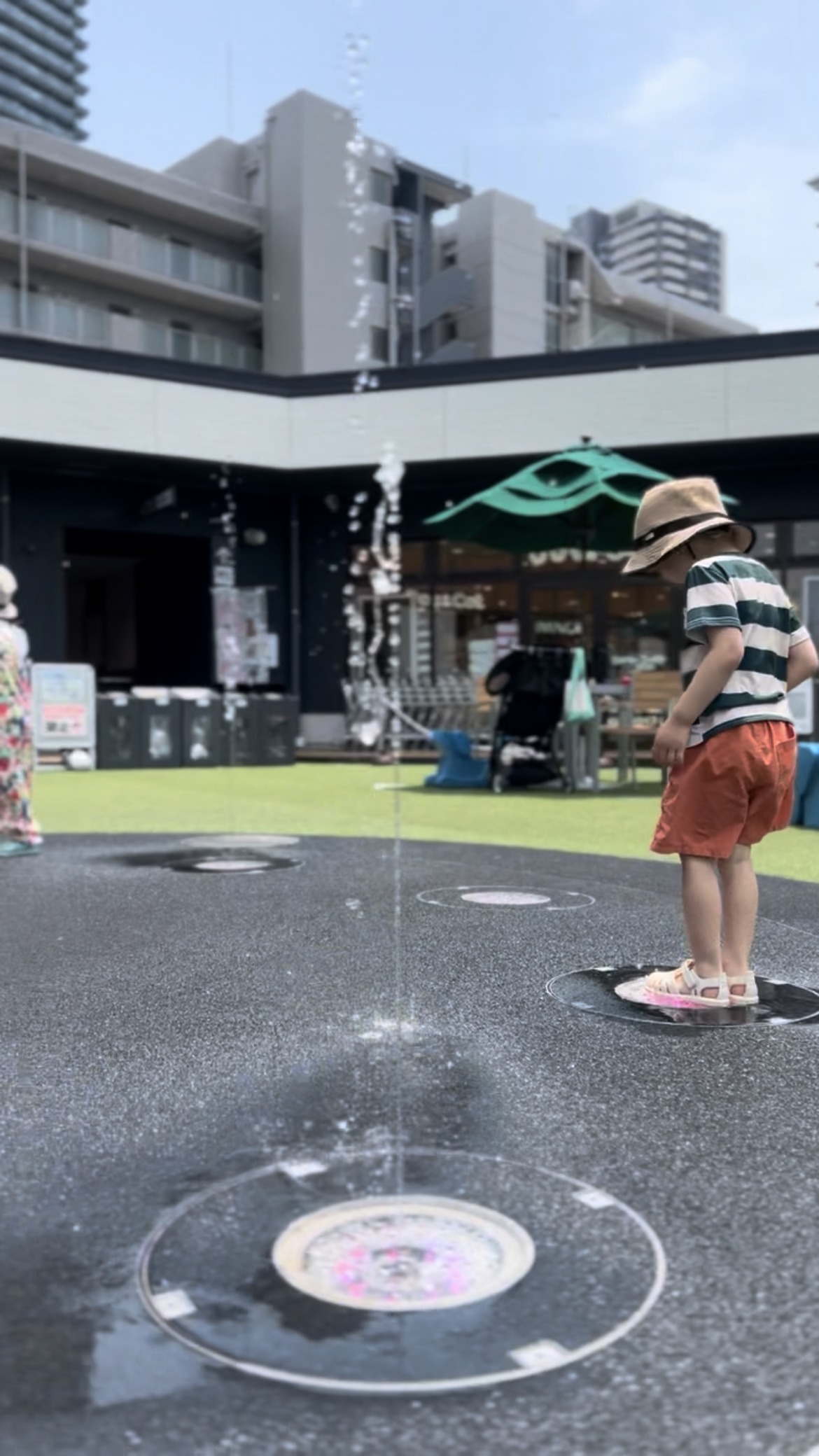 そよら海老江は子連れに使える？2階の広場で水遊びできて見守りやすかった